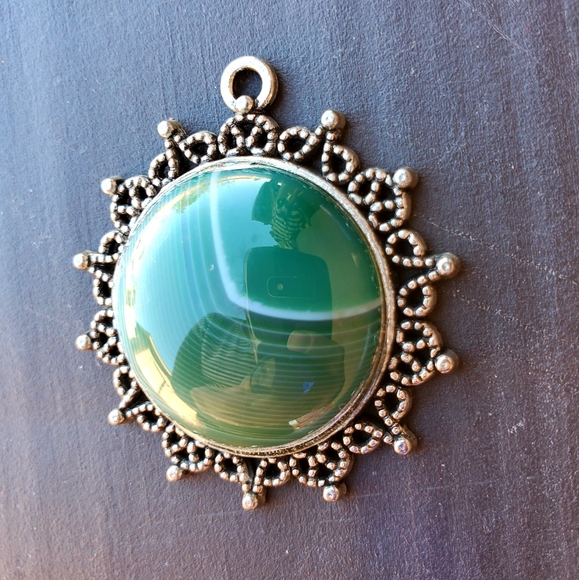 New Green Stripes Agate Metal Pendant. - Picture 2 of 12